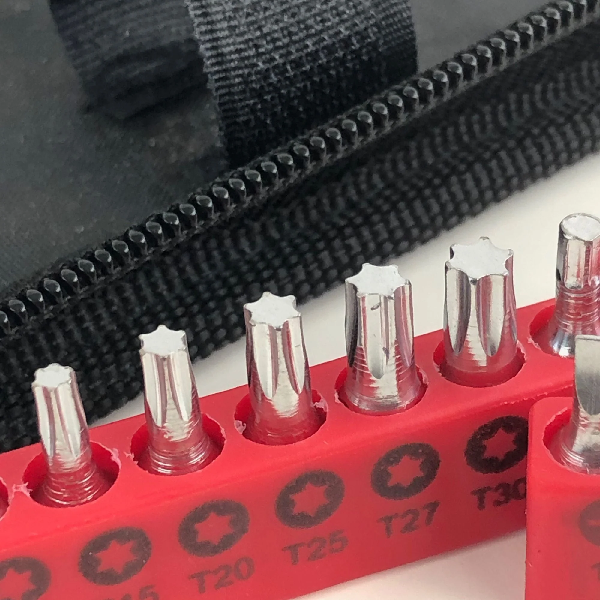 56 Piece Metric Auto Tool Set In Zipper Case - DT9775 - Image 8