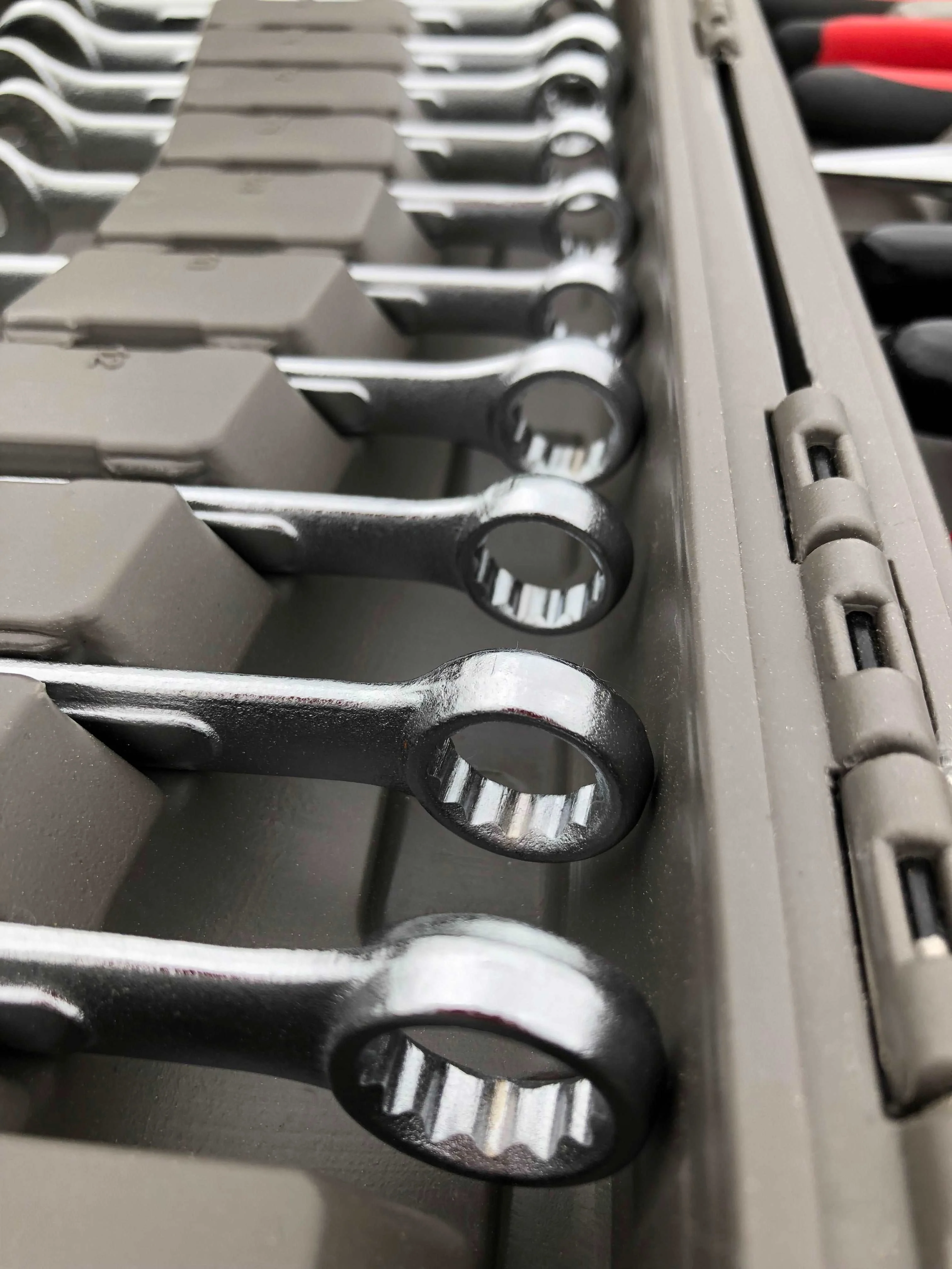 95 Piece Mechanics Tool Set in Metric and SAE for Small Engine, Mechanical and General Repairs – DT1242 - Image 2