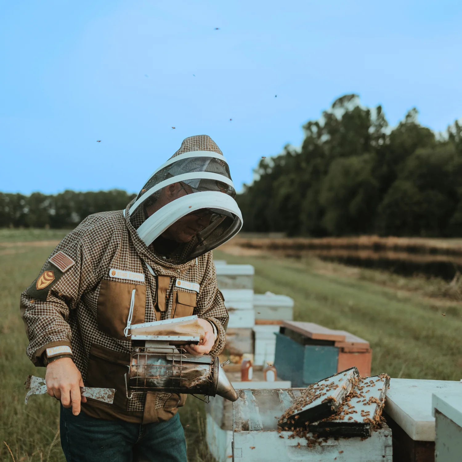 Professional Three Layer Ventilated Beekeeping Jacket - Image 5