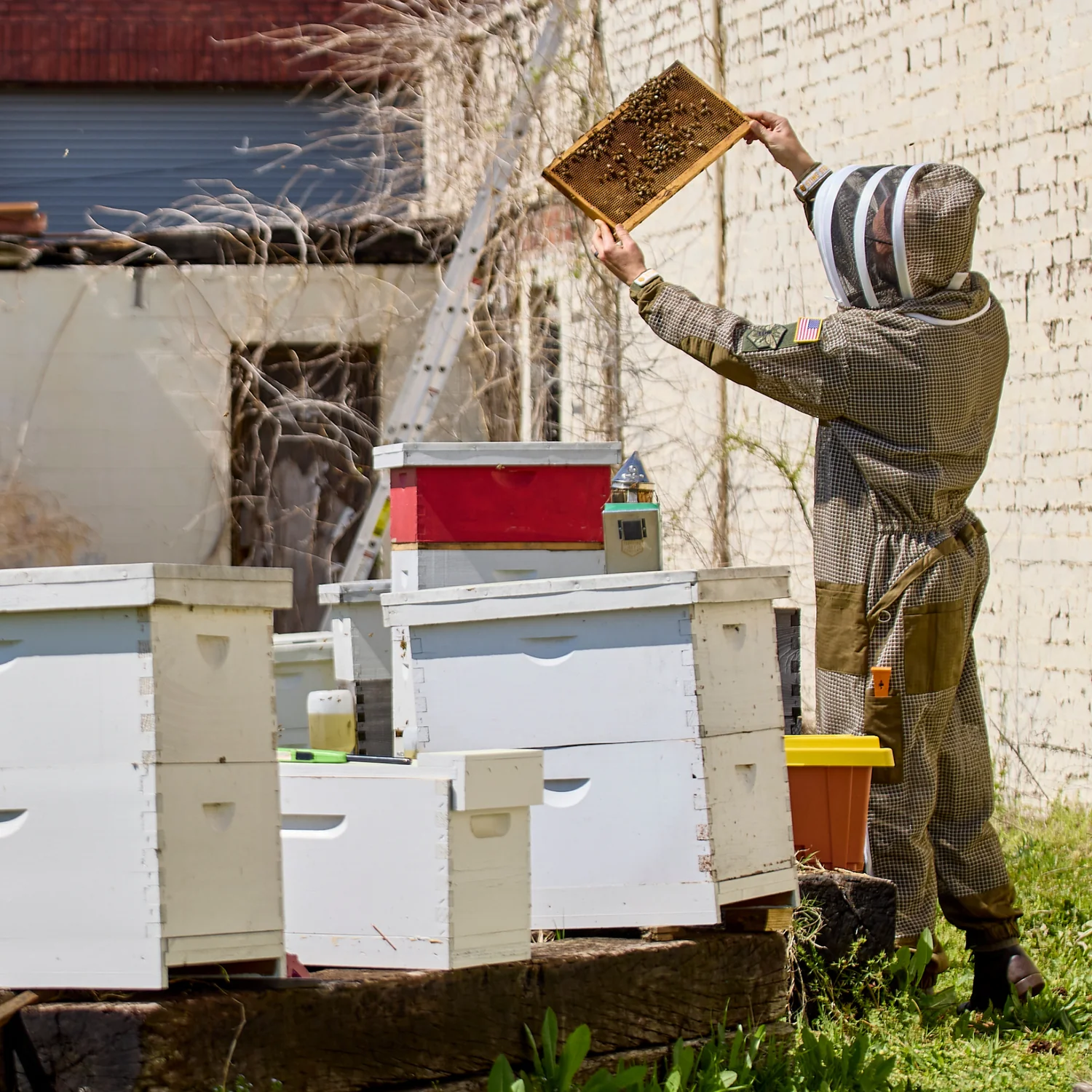 Professional Triple Layer Ventilated Full Beekeeping Suit - Image 4